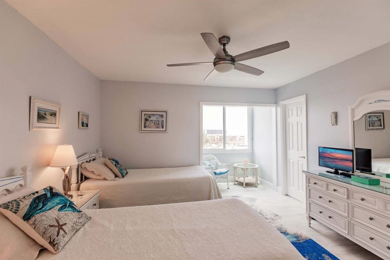 1125 W Peppertree Drive, Unit 501, Sarasota, FL 34242 Photo