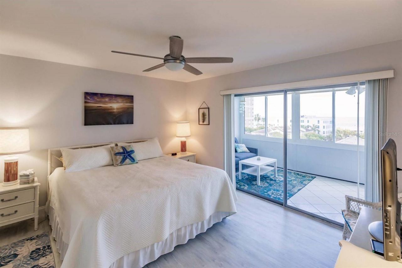 1125 W Peppertree Drive, Unit 501, Sarasota, FL 34242 Photo