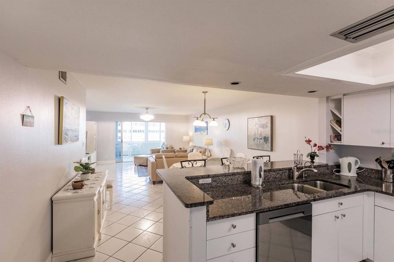 1125 W Peppertree Drive, Unit 501, Sarasota, FL 34242 Photo