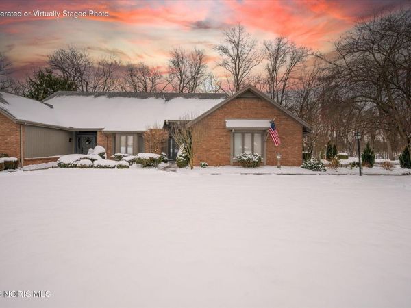 36 Wolf Ridge Drive, Holland, OH 43528