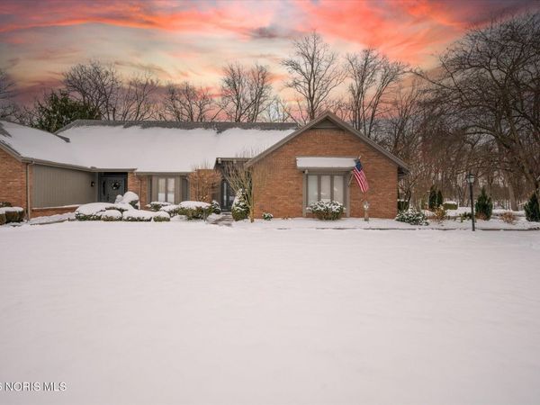 36 Wolf Ridge Drive, Holland, OH 43528