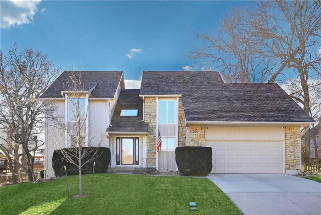 4014 NE Woodridge Drive, Lees Summit, MO 64064 Main Photo