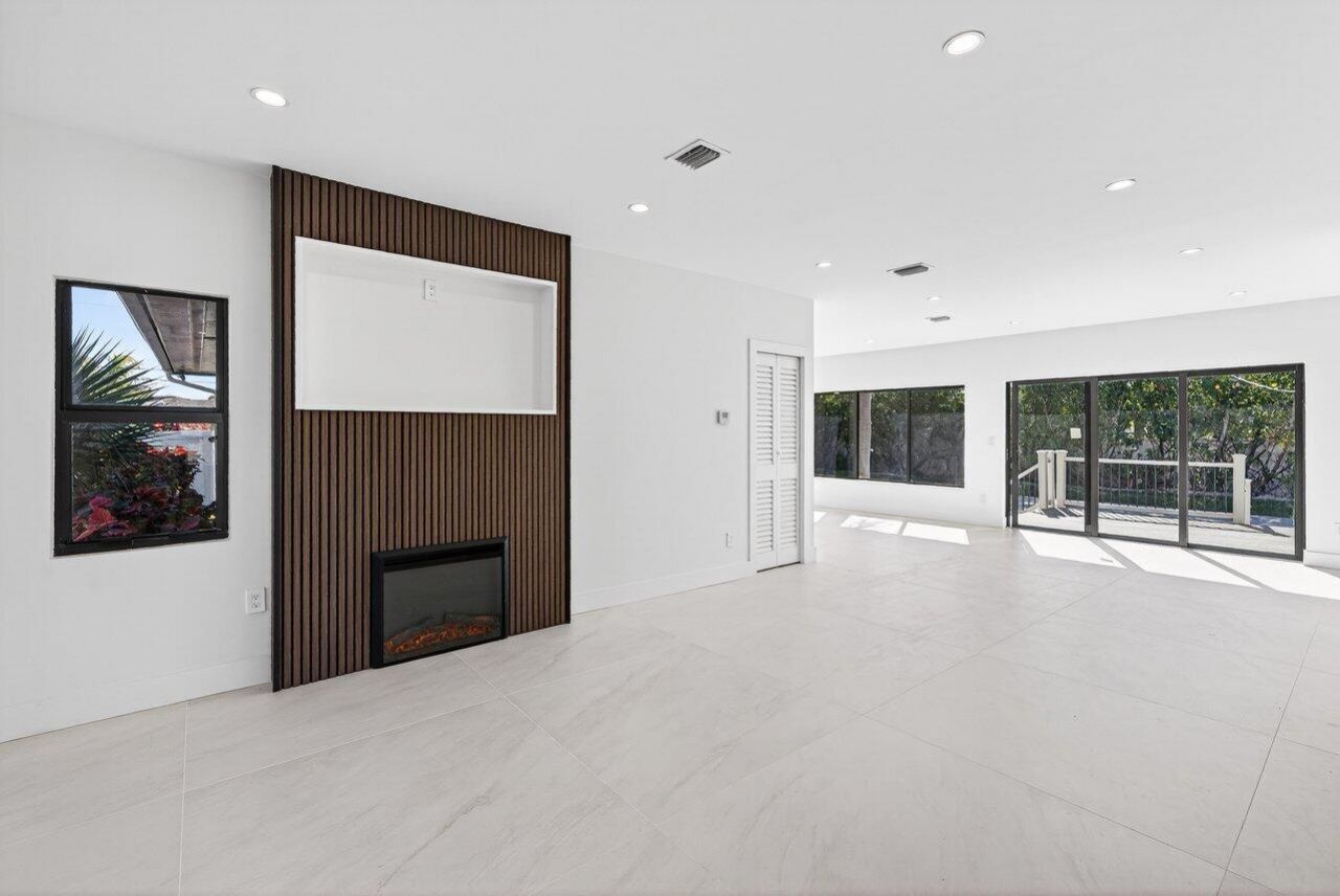 1004 Avon Road, West Palm Beach, FL 33401 Photo