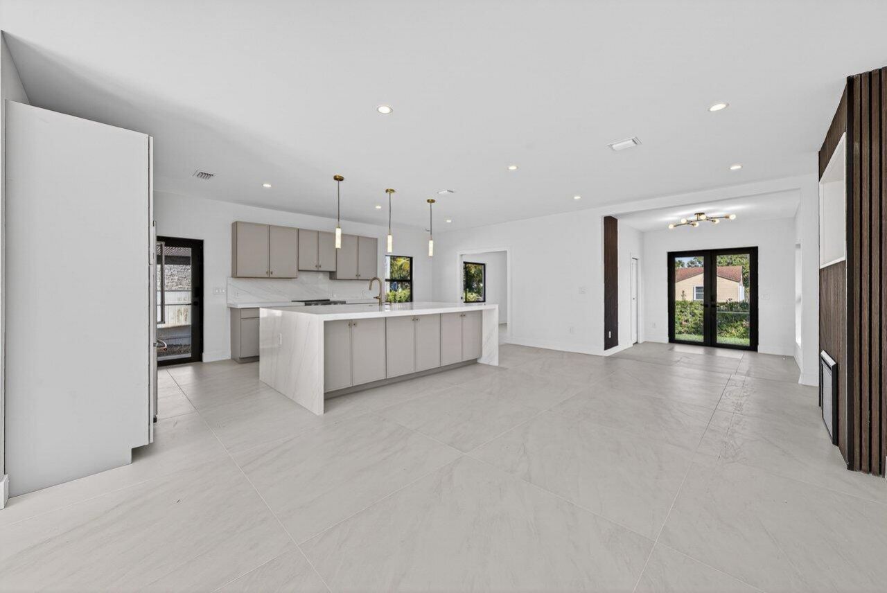 1004 Avon Road, West Palm Beach, FL 33401 Photo