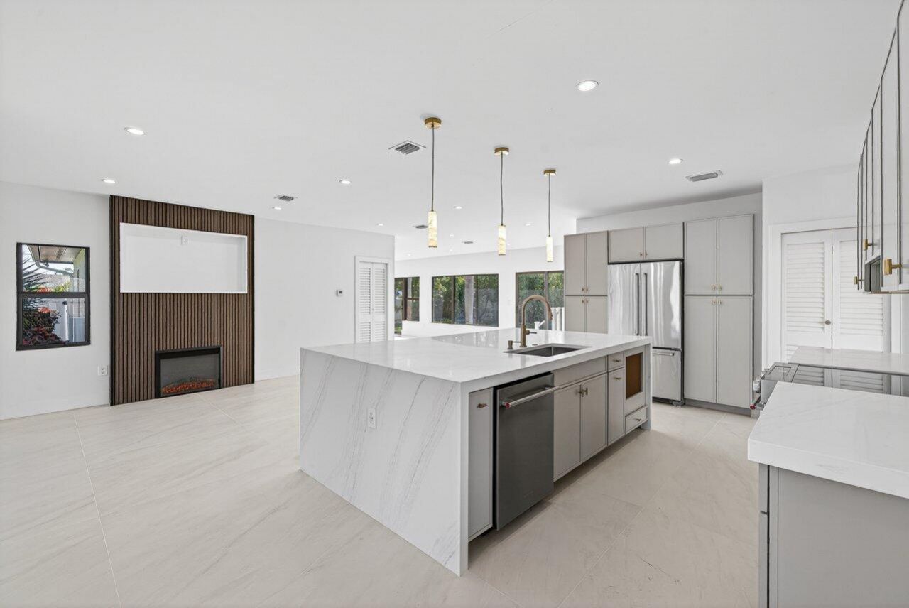 1004 Avon Road, West Palm Beach, FL 33401 Photo