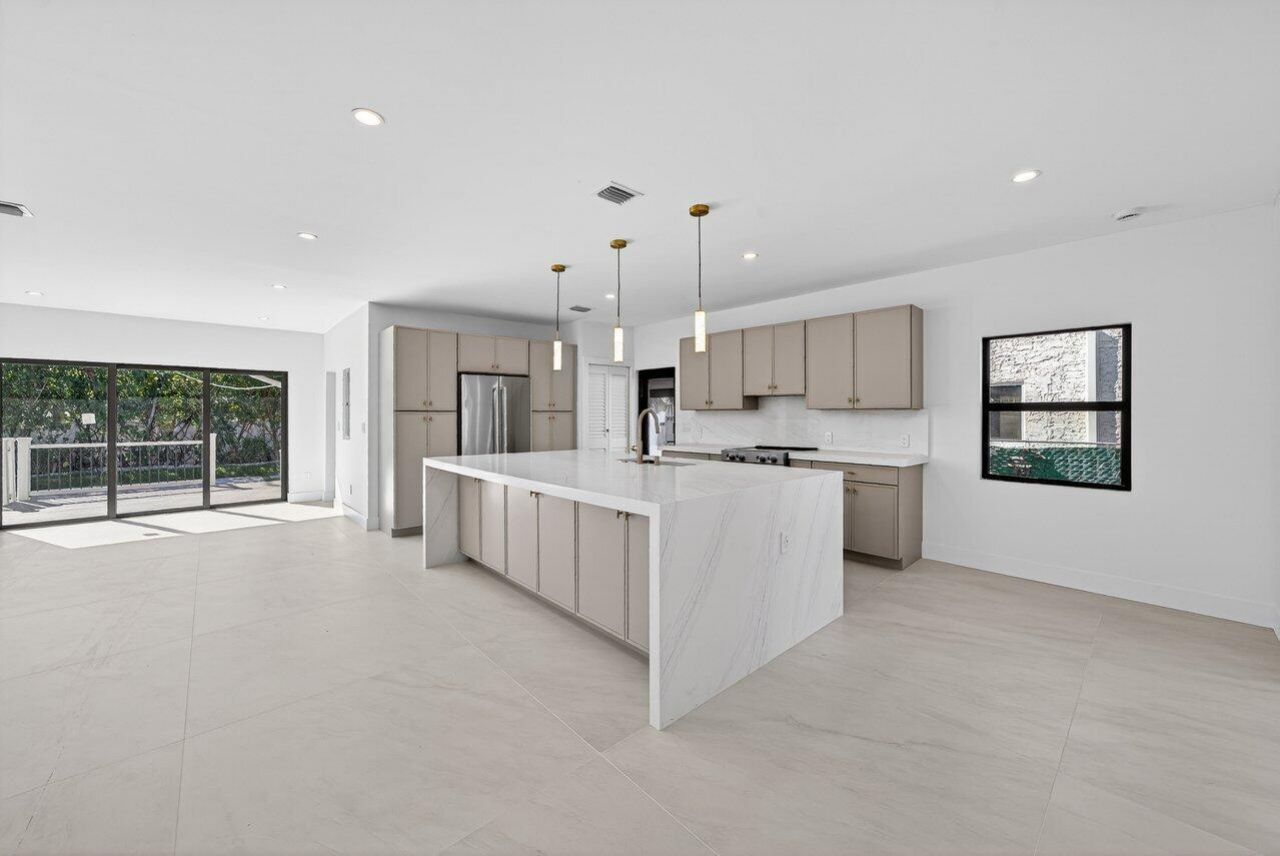 1004 Avon Road, West Palm Beach, FL 33401 Photo