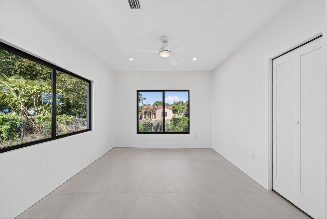 1004 Avon Road, West Palm Beach, FL 33401 Photo