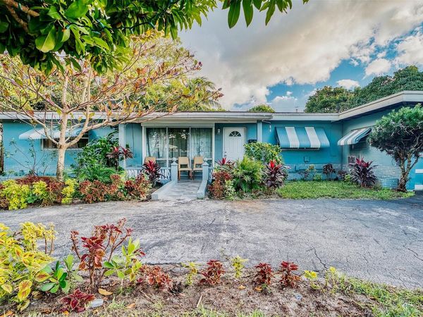 3820 SW 10th Ct, Fort Lauderdale, FL 33312