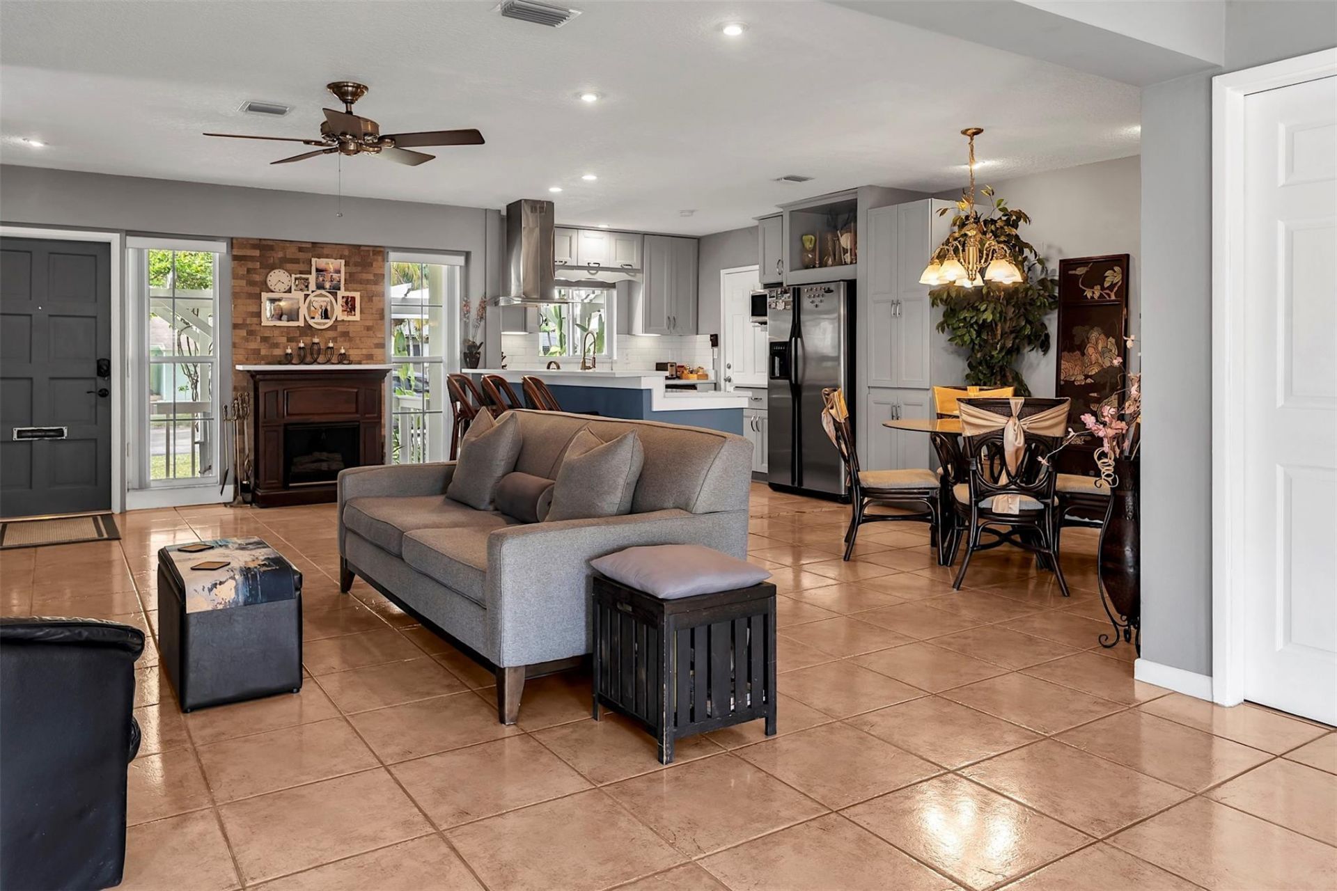 2100 SW 23rd Terrace, Fort Lauderdale, FL 33312 Photo