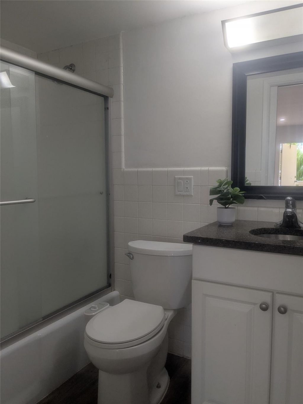 815 Middle River Drive, Unit 215, Fort Lauderdale, FL 33304 Photo