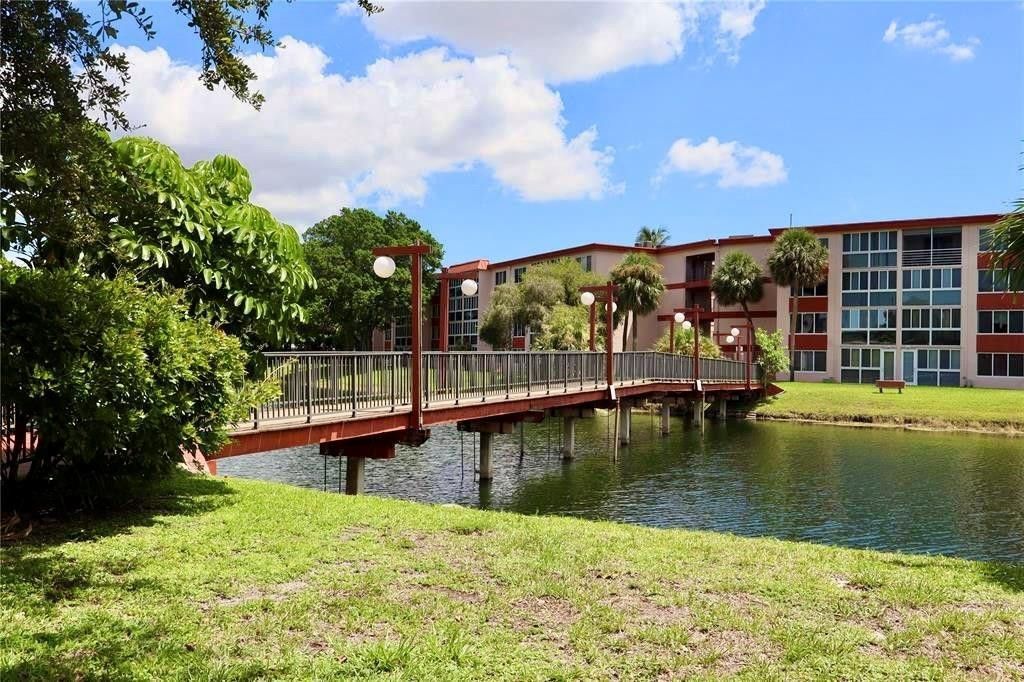 5985 Del Lago Circle, Unit 223, Sunrise, FL 33313 Photo