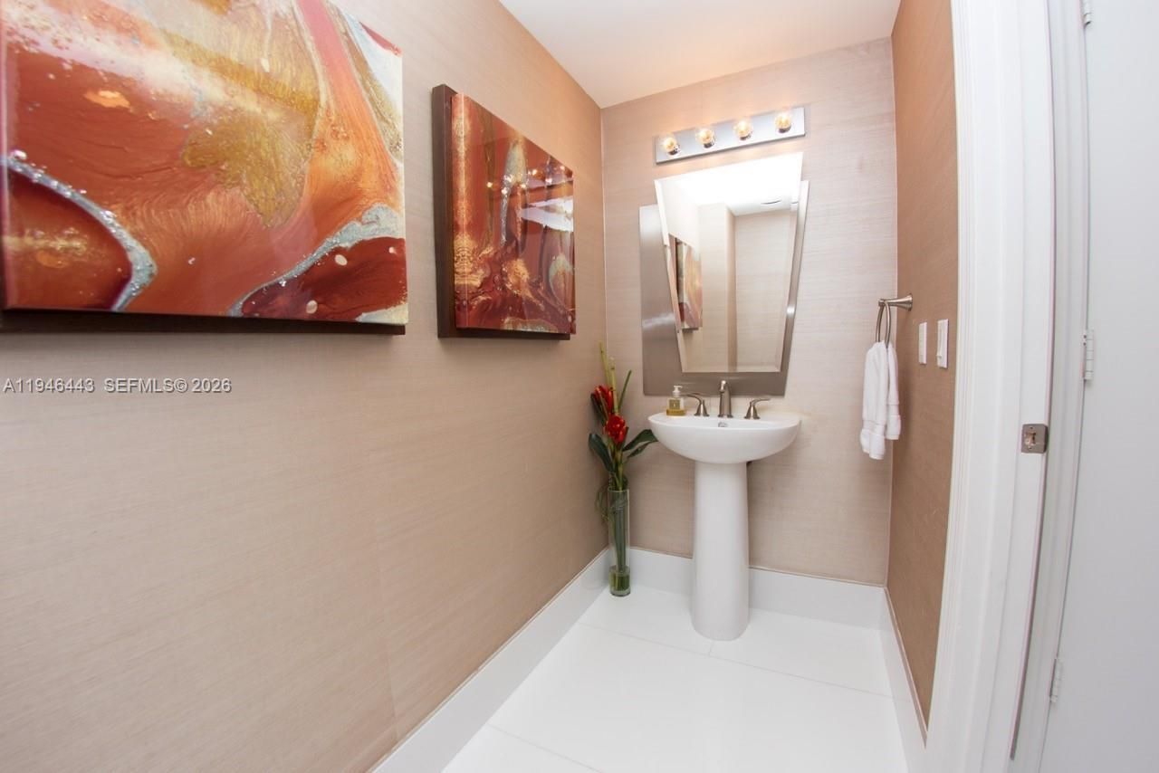 3301 NE 183rd St , Unit 902, Aventura, FL 33160 Photo