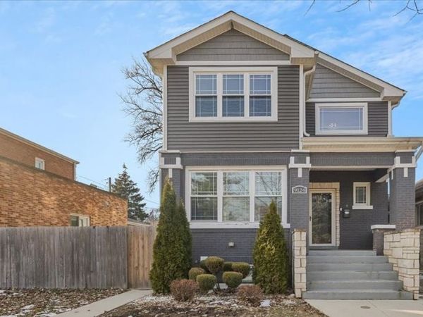 9124 S Bell Avenue, Chicago, IL 60643