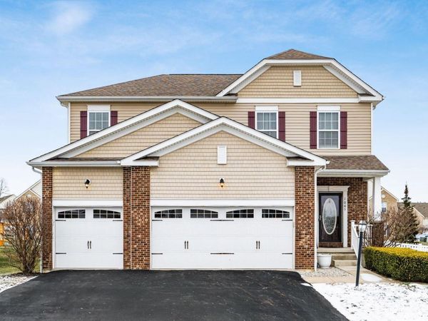 1005 Legacy Lane, Pataskala, OH 43062