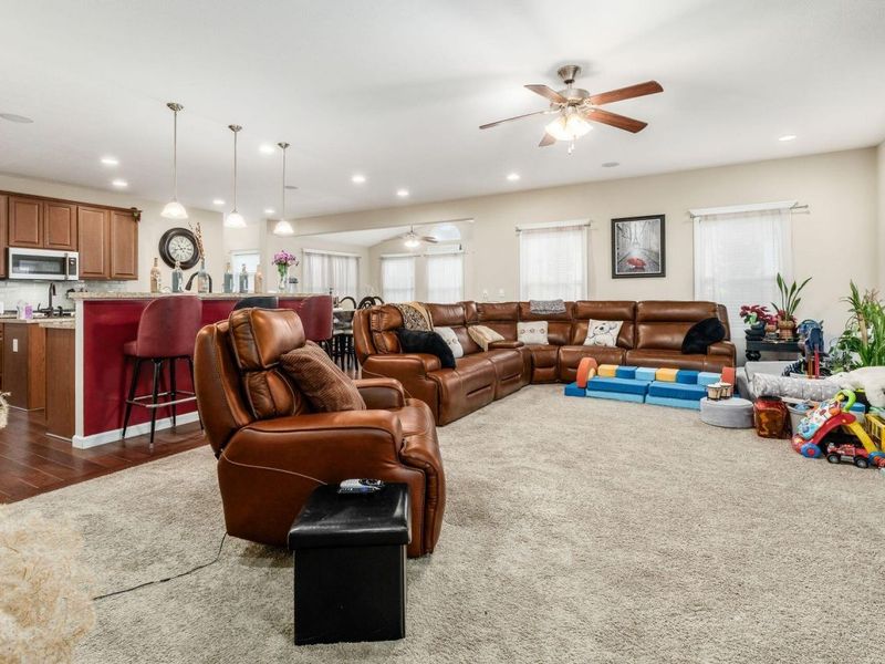 1005 Legacy Lane, Pataskala, OH 43062 Photo 4