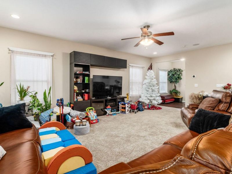 1005 Legacy Lane, Pataskala, OH 43062 Photo 6