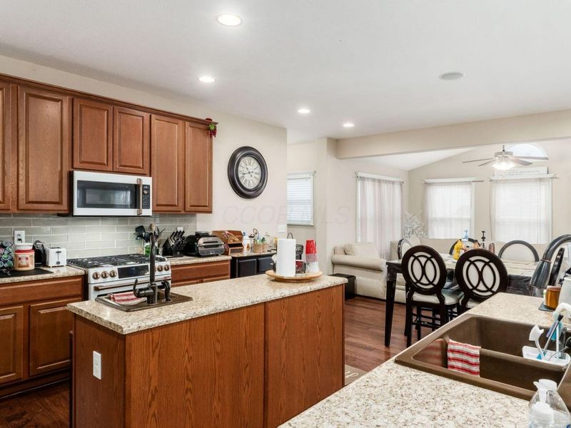 1005 Legacy Lane, Pataskala, OH 43062 Photo 8