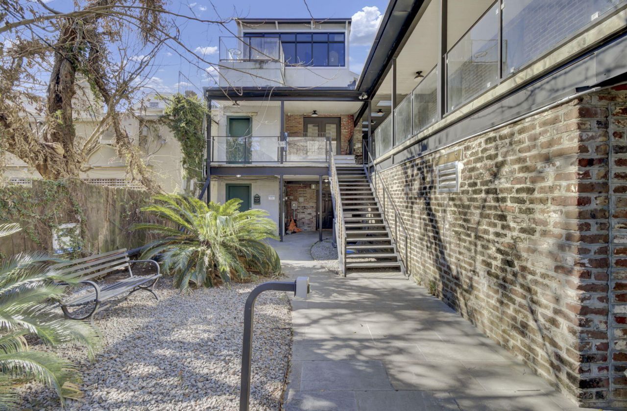 348 King Street Photo 23