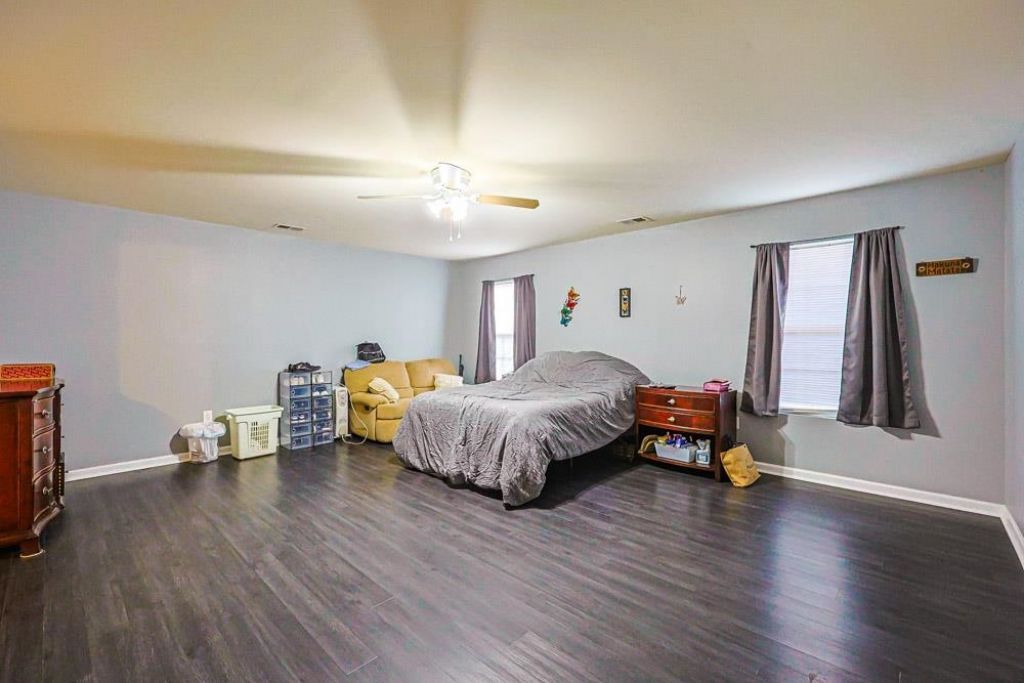 229 Oak Lea Dr. Photo 11