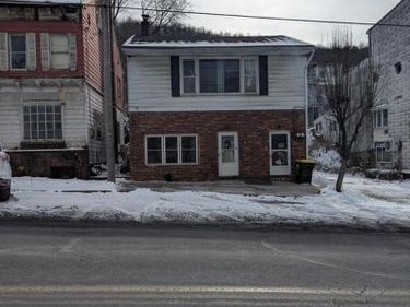 25 27 W MAIN STREET, GIRARDVILLE, PA 17935