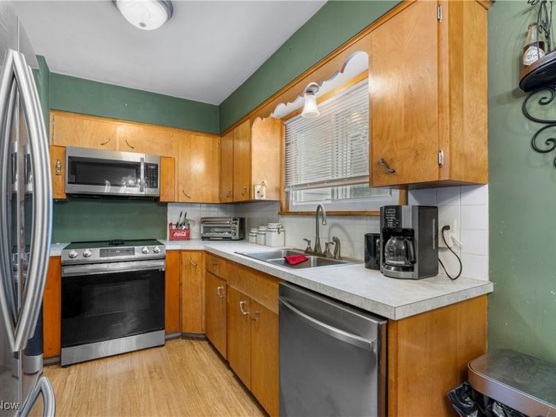 210 Davenport Avenue, Akron, OH 44312 Photo 11