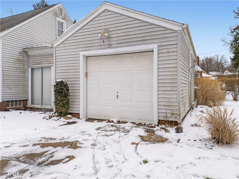 210 Davenport Avenue, Akron, OH 44312 Photo 22