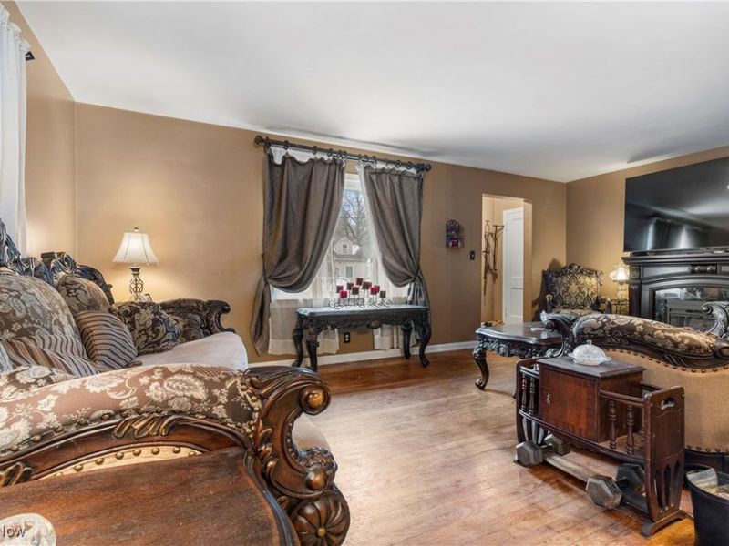 210 Davenport Avenue, Akron, OH 44312 Photo 8