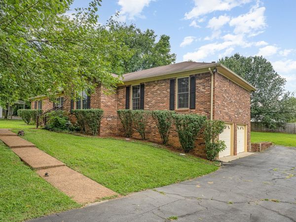 408 Shawnee Dr, Columbia, TN 38401