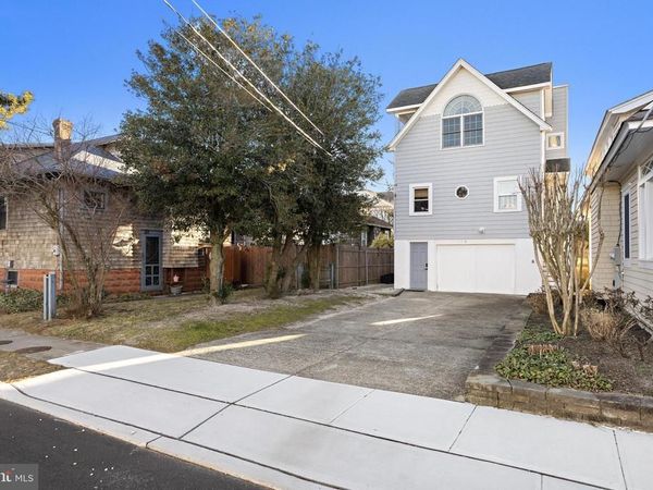 106 FIFTH, BEACH HAVEN, NJ 08008