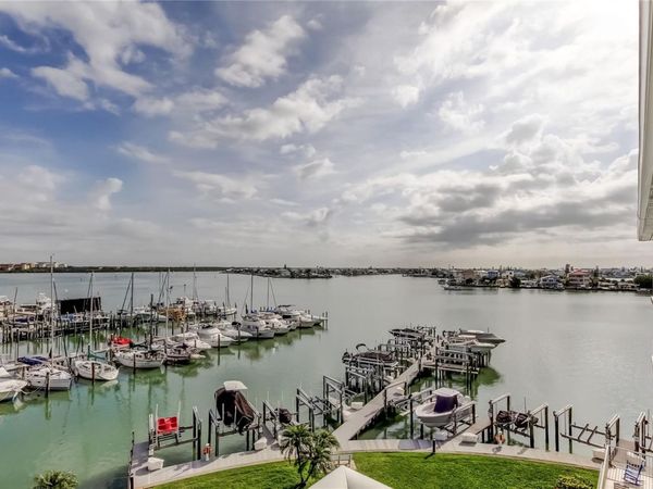 425 150TH AVENUE, Unit 2504, MADEIRA BEACH, FL 33708