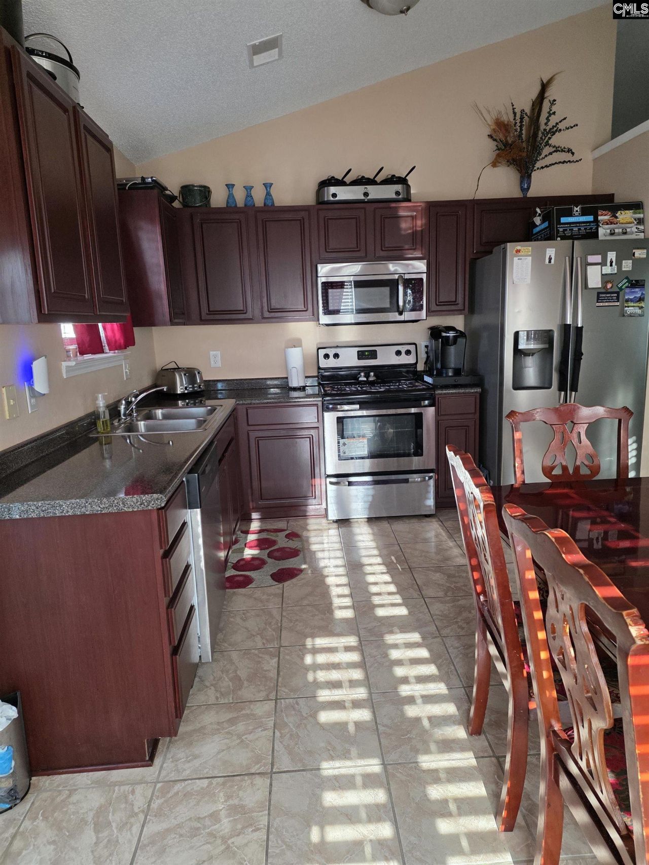 316 Legend Oaks Drive  Photo 5