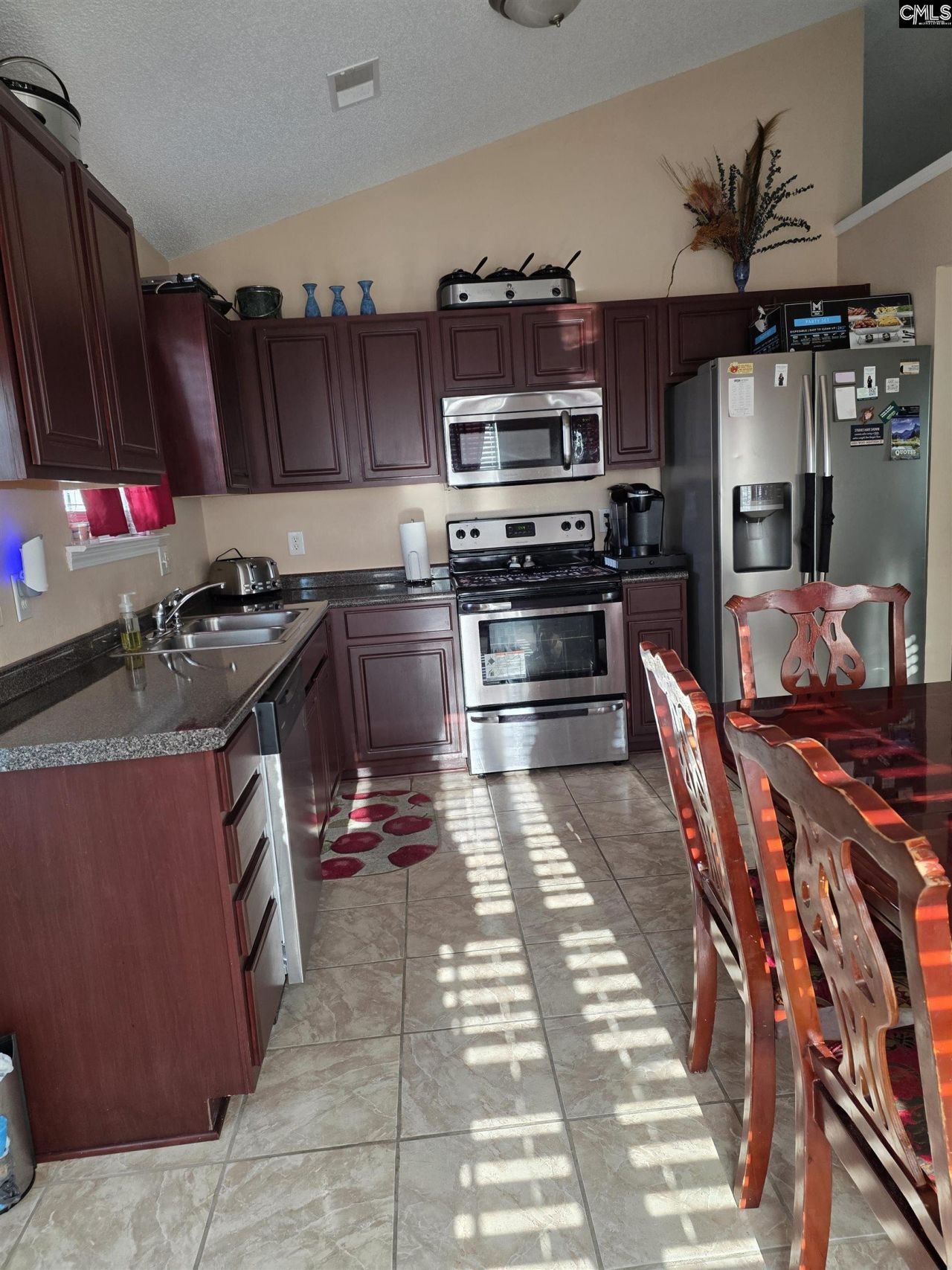 316 Legend Oaks Drive  Photo 6