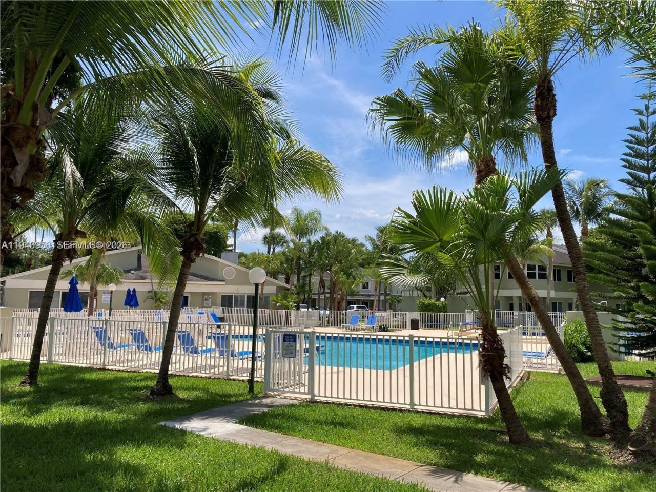 17320 NW 67th Pl, Unit N-7, Hialeah, FL 33015 Photo