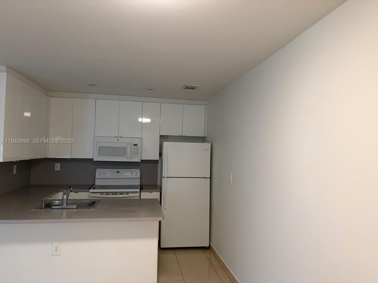 17320 NW 67th Pl, Unit N-7, Hialeah, FL 33015 Photo