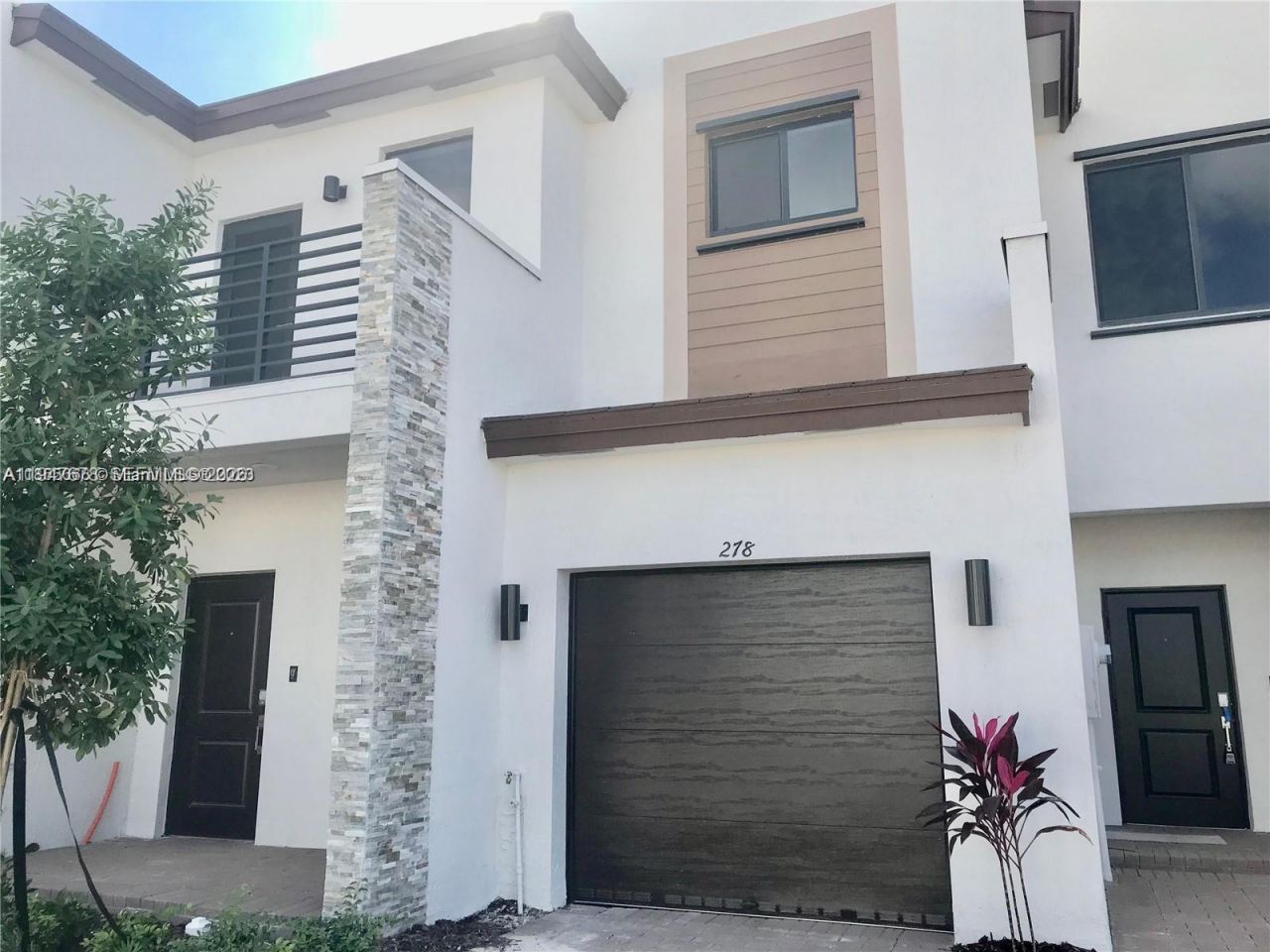 278 NE 208th Ter, Miami, FL 33179 Photo