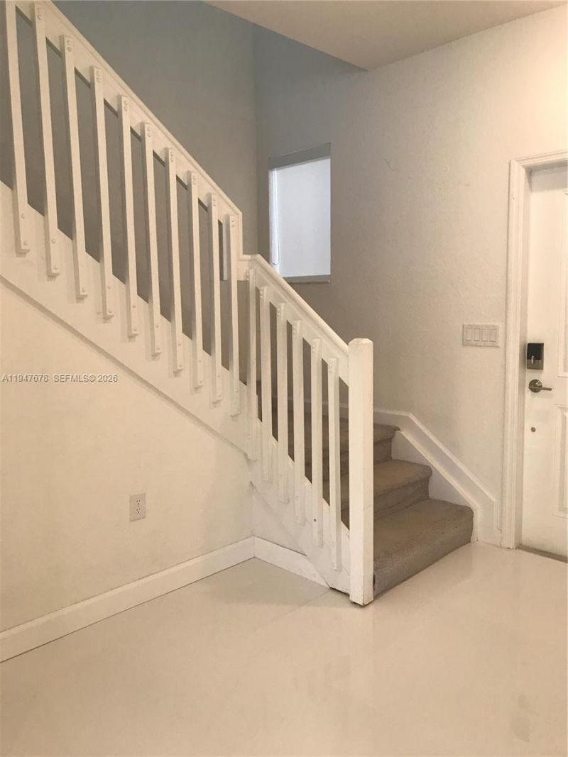 278 NE 208th Ter, Miami, FL 33179 Photo