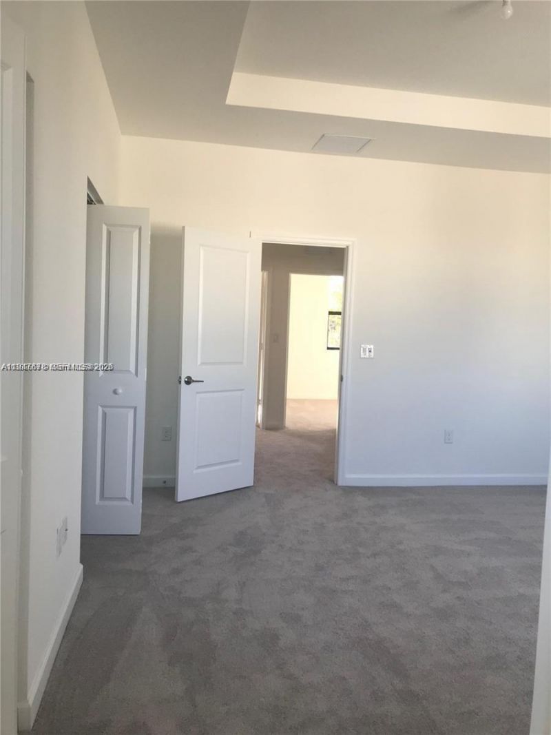 278 NE 208th Ter, Miami, FL 33179 Photo