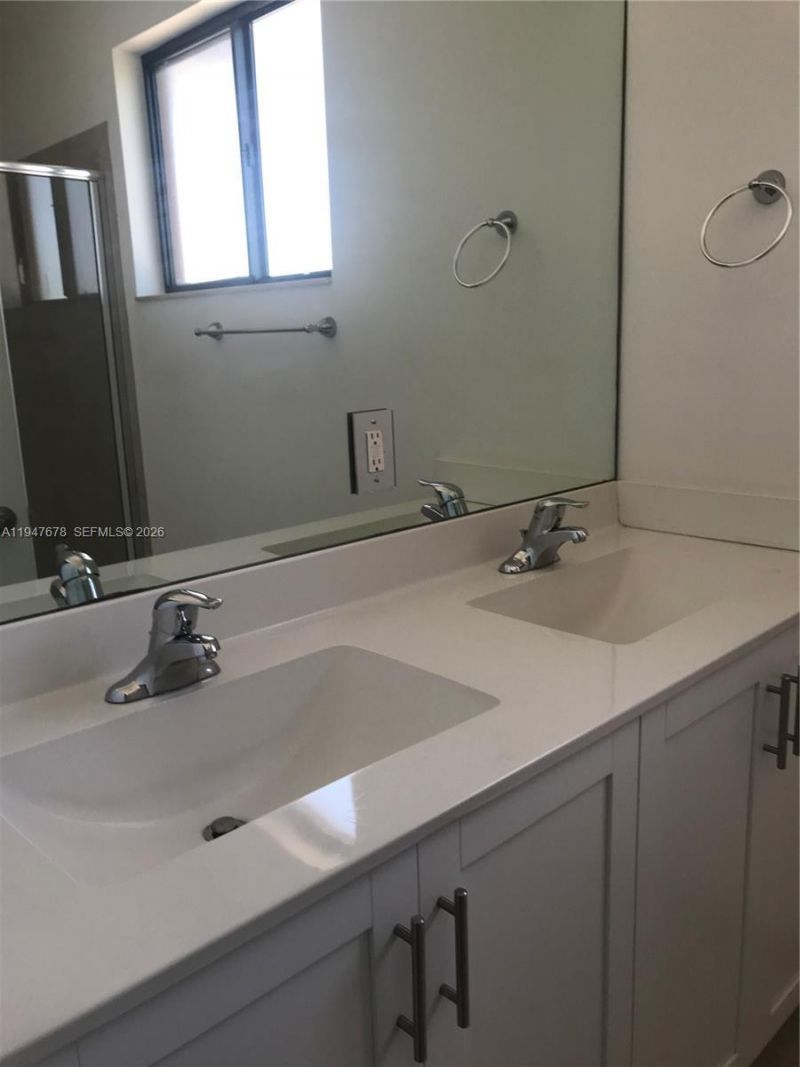 278 NE 208th Ter, Miami, FL 33179 Photo