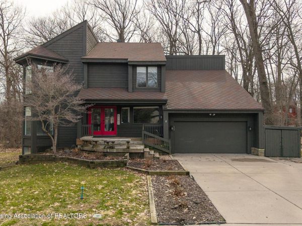 6101 Oak Park Trail, Haslett, MI 48840