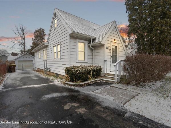 2610 W Washtenaw Street, Lansing, MI 48917