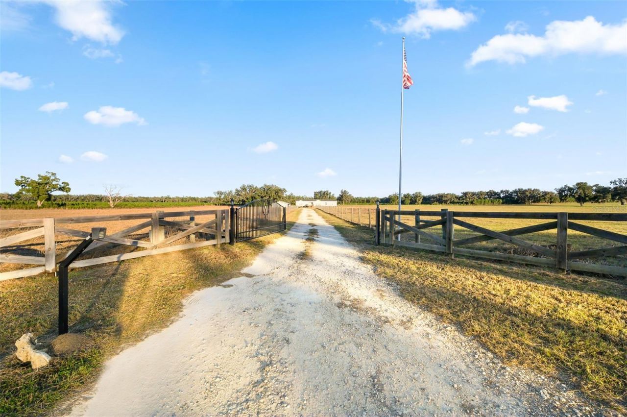 3789 NW 202nd Street, Newberry, FL 32669 Photo
