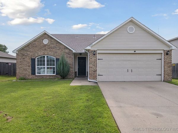 9239 S 256th East Avenue, Broken Arrow, OK 74014