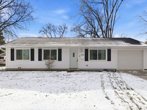 733 Oriole Drive, Streamwood, IL 60107