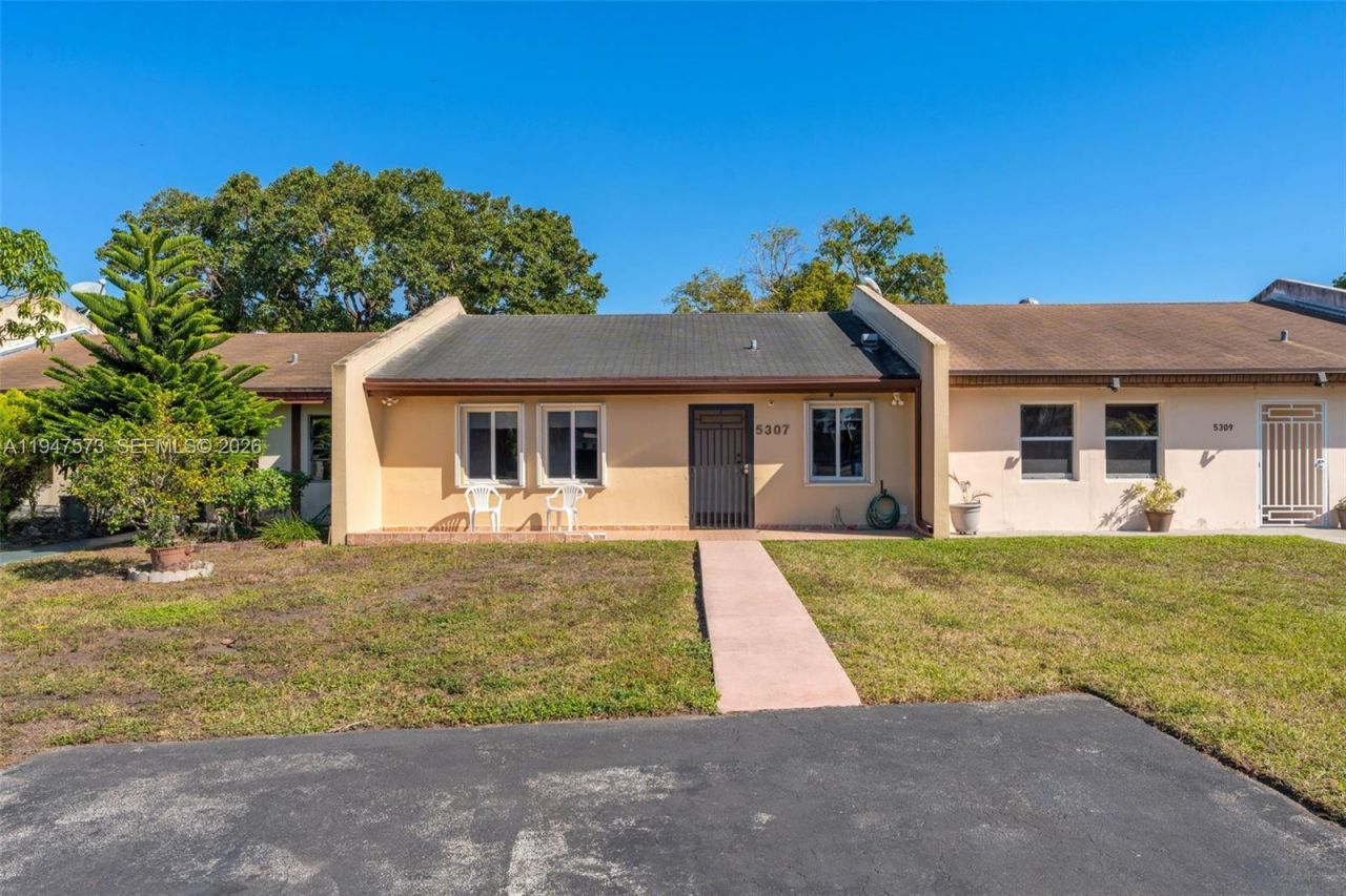 5307 SW 140th Pl, Miami, FL 33175 Main Photo