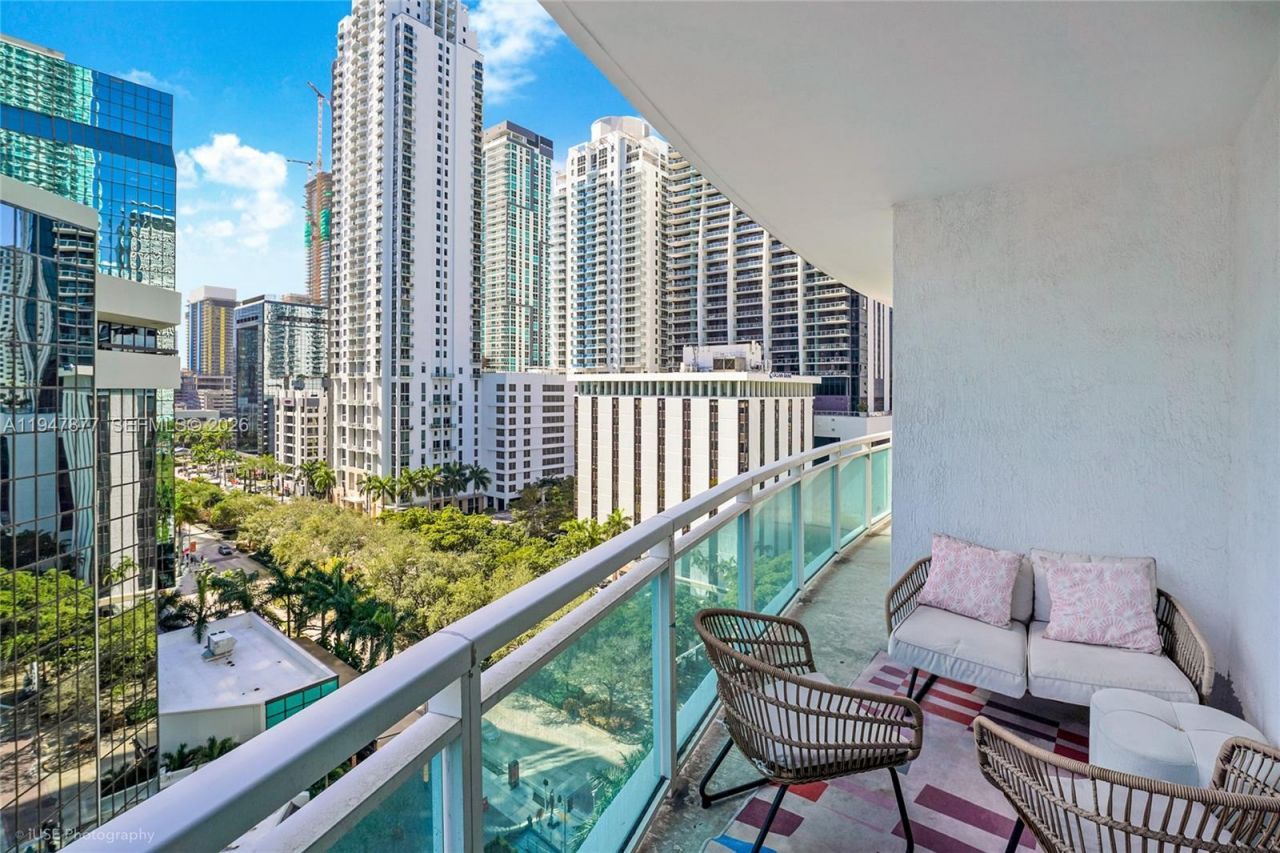 951 Brickell Ave, Unit 1110, Miami, FL 33131 Photo