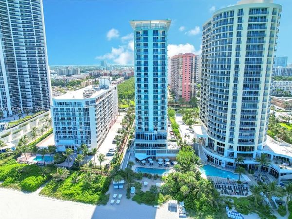 17275 COLLINS AV, Unit 312, Sunny Isles Beach, FL 33160