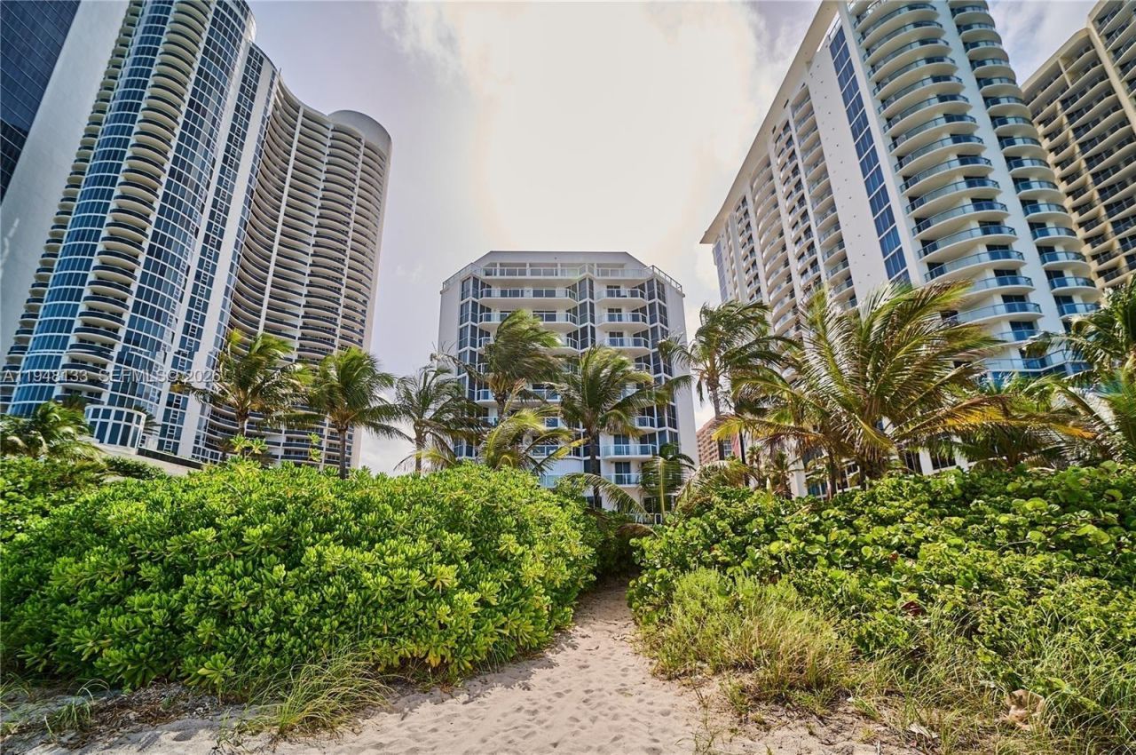 17275 Collins Av, Unit 312, Sunny Isles Beach, FL 33160 Photo