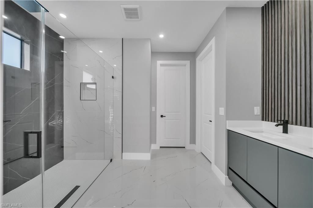 911 NW 37th Pl , Cape Coral, FL 33993 Photo