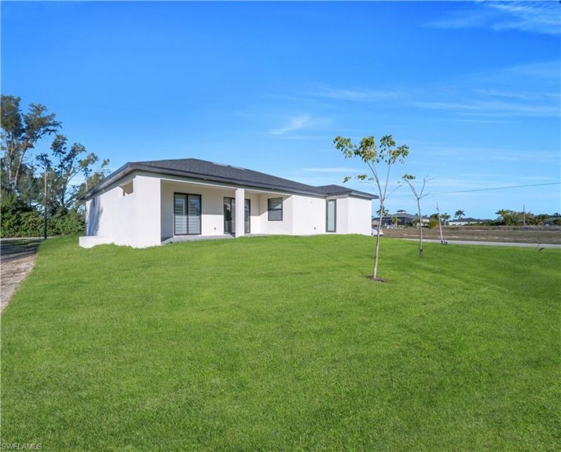 911 NW 37th Pl , Cape Coral, FL 33993 Photo