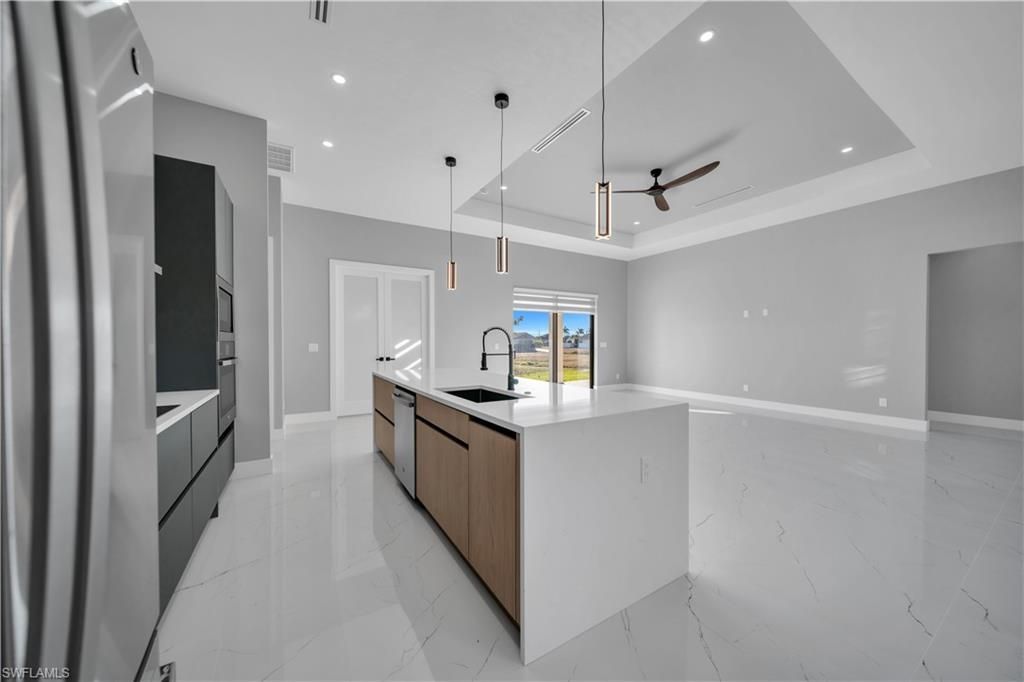 911 NW 37th Pl , Cape Coral, FL 33993 Photo